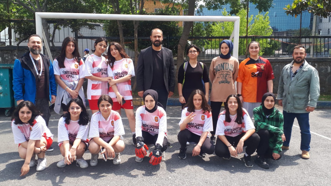 Okulumuz Futsal Kız Takımı Bahçelievler İlçe 2. si olmuştur. Öğrencilerimizi Tebrik Ederiz.